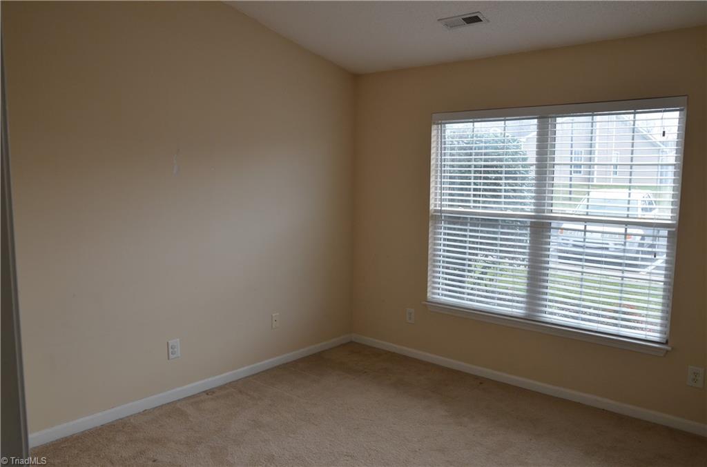2802 WaterStone Loop High Point, NC 27265 - Photo 4 of 23 2nd bedroom