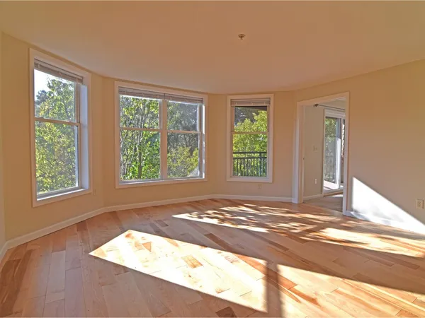 $379,000 | 105 Claire Point Road, Burlington, VT 05408