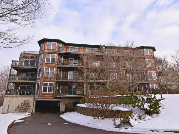 $379,000 | 105 Claire Point Road, Burlington, VT 05408