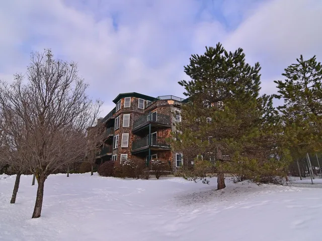 $379,000 | 105 Claire Point Road, Burlington, VT 05408