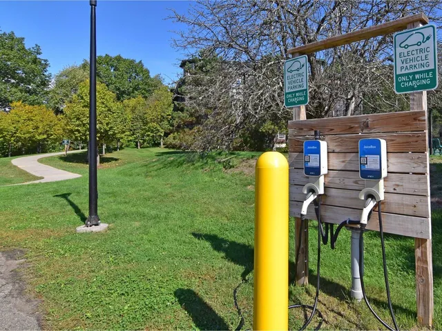 $379,000 | 105 Claire Point Road, Burlington, VT 05408