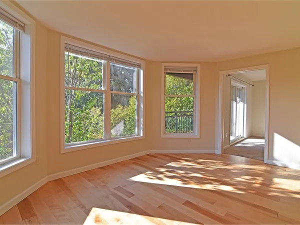 $379,000 | 105 Claire Point Road, Burlington, VT 05408