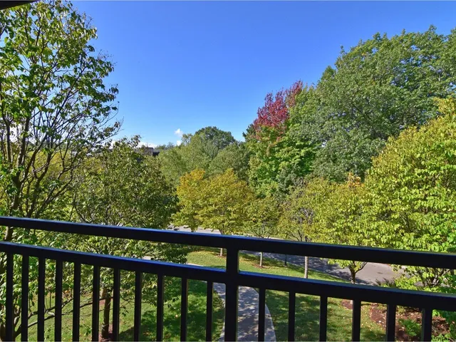 $379,000 | 105 Claire Point Road, Burlington, VT 05408