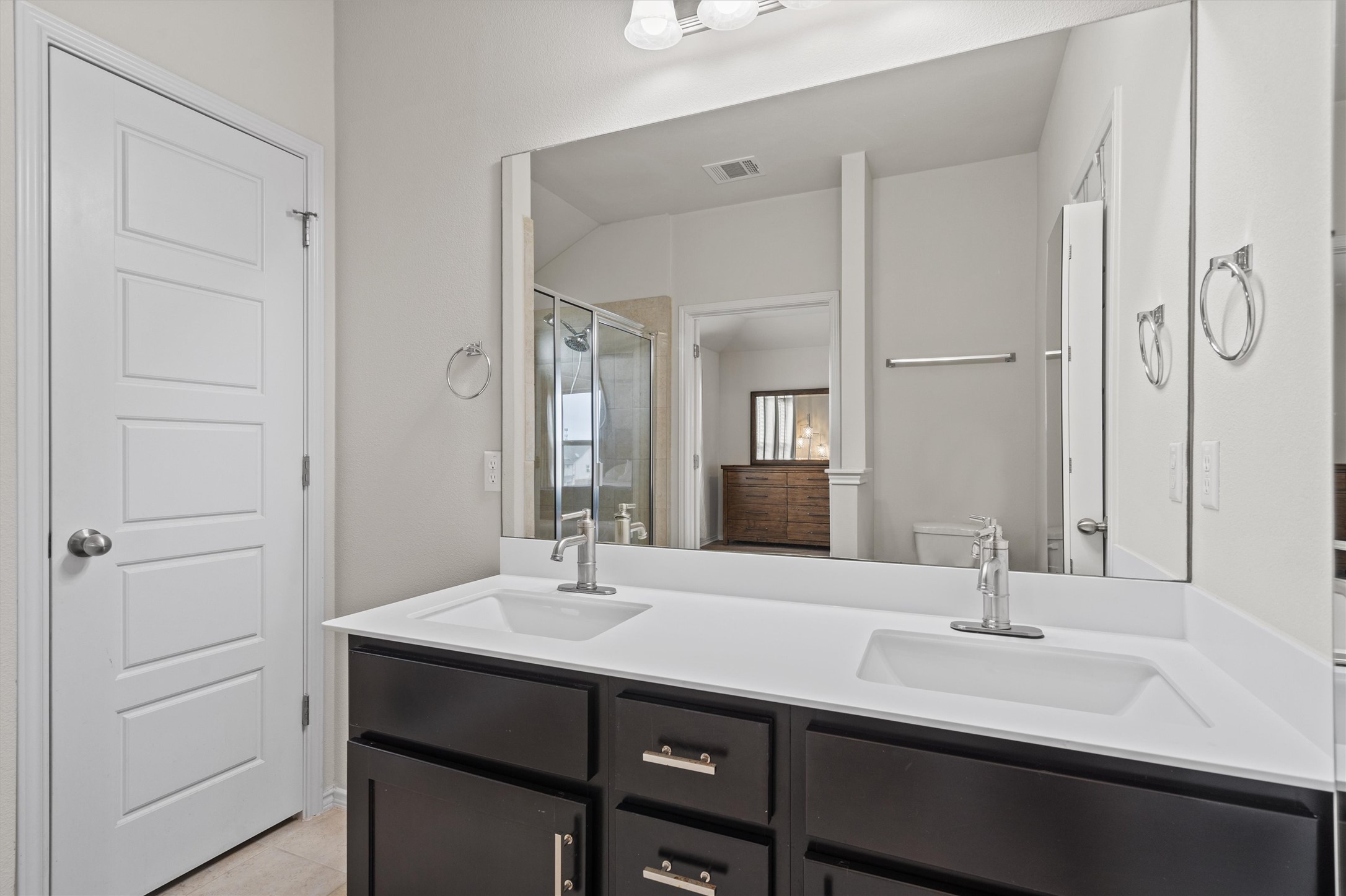 729 Coltrane Drive Pflugerville, TX 78660 - Photo 12 of 20 Primary bathroom