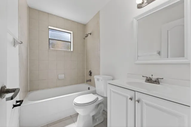 $1,500 | 4081 North Dixie Highway, Unit 17, Oakland Park, FL 33334