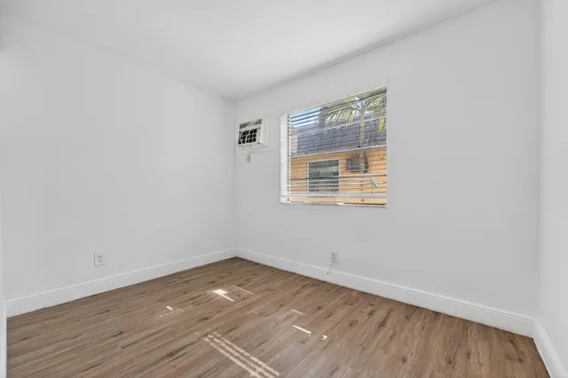 $1,500 | 4081 North Dixie Highway, Unit 17, Oakland Park, FL 33334