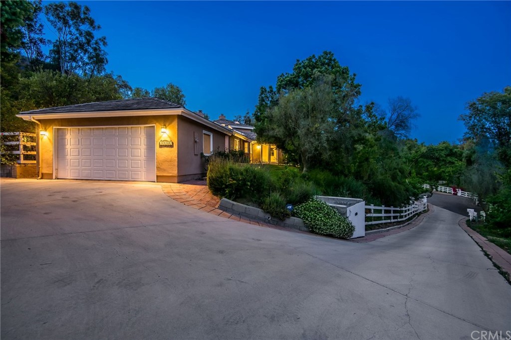 23747 Oakfield Road Hidden Hills, CA 91302 - Photo 13 of 30