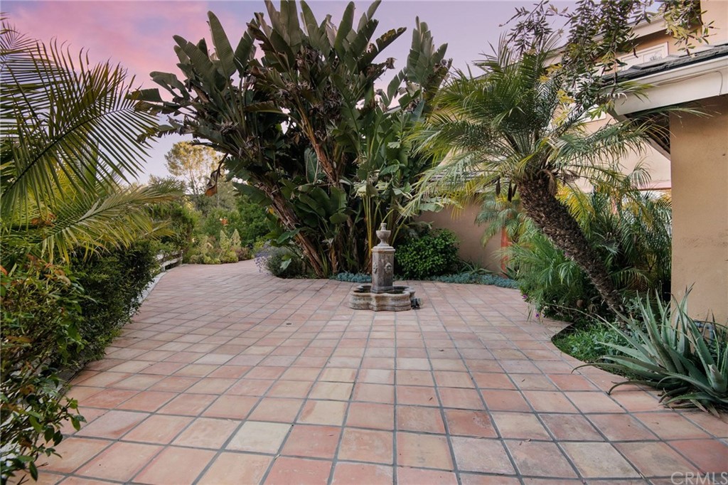 23747 Oakfield Road Hidden Hills, CA 91302 - Photo 3 of 30