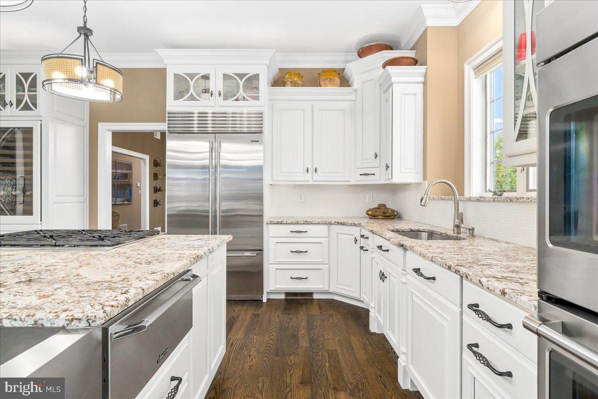 12565 Stone Crest Circle Waynesboro, PA 17268 - Photo 23 of 145 Plenty of space for gourmet cooking