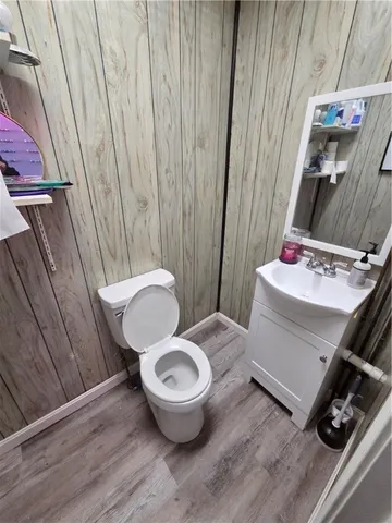 $525,000 | 2 Gansett Avenue, Cranston, RI 02920