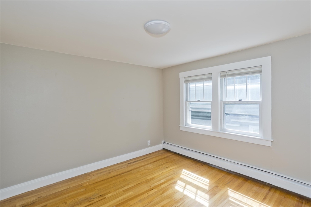 121 Dorset Street Springfield, MA 01108 - Photo 21 of 40