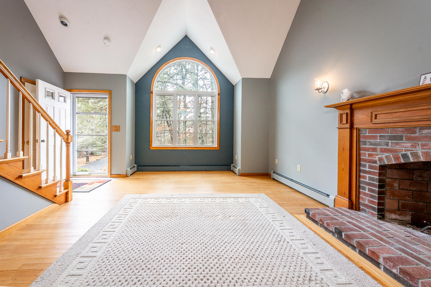 19 Mutiny Way Mashpee, MA 02649 - Photo 5 of 36 livroom2