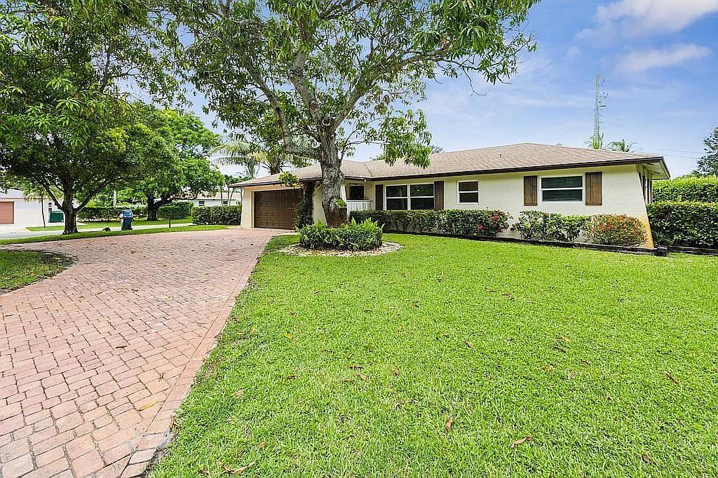 307 West Riverside Drive Jupiter, FL 33469 - Photo 1 of 47 beyc66ed7ed21c871
