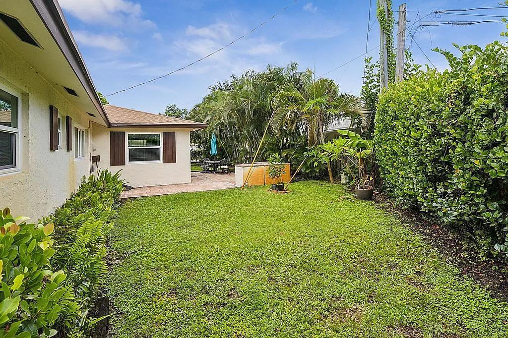 307 West Riverside Drive Jupiter, FL 33469 - Photo 13 of 47 image_13