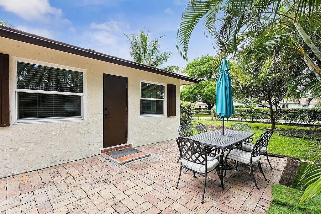 307 West Riverside Drive Jupiter, FL 33469 - Photo 16 of 47 image_16