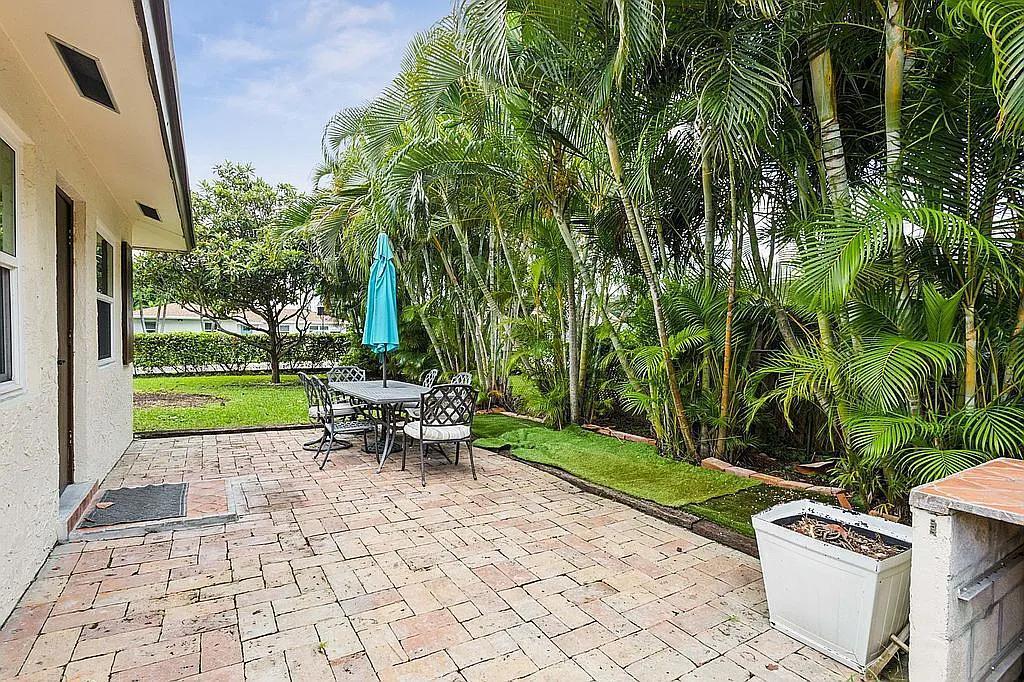 307 West Riverside Drive Jupiter, FL 33469 - Photo 18 of 47 image_18