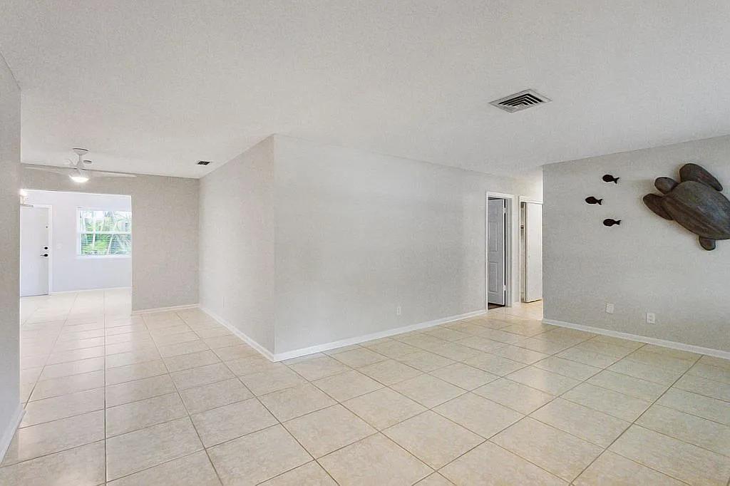 307 West Riverside Drive Jupiter, FL 33469 - Photo 20 of 47 image_20