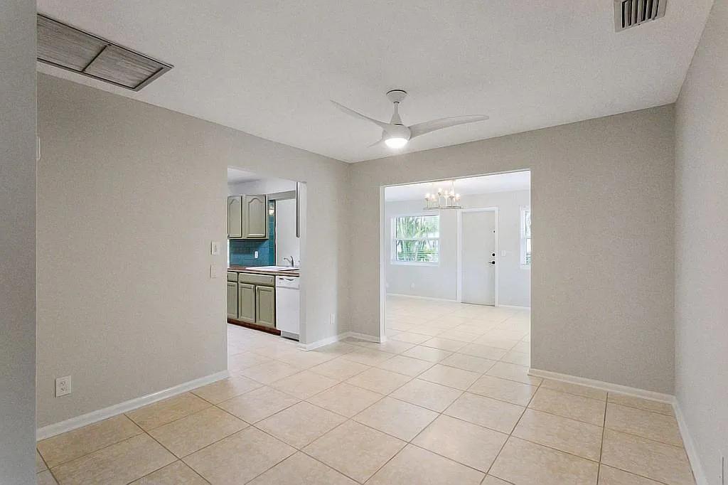307 West Riverside Drive Jupiter, FL 33469 - Photo 23 of 47 image_23
