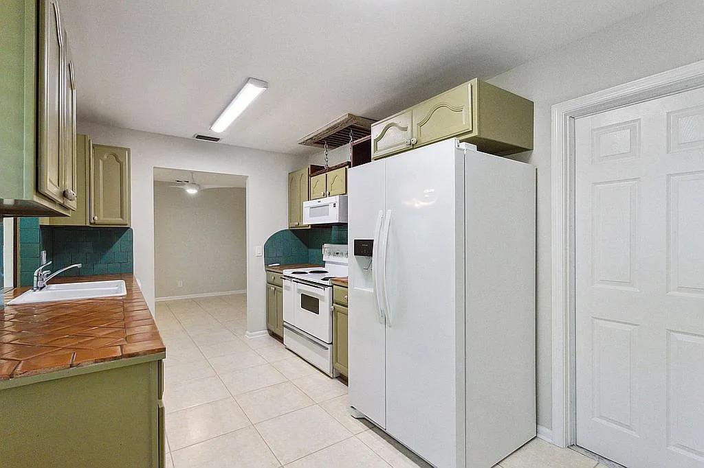 307 West Riverside Drive Jupiter, FL 33469 - Photo 30 of 47 image_30