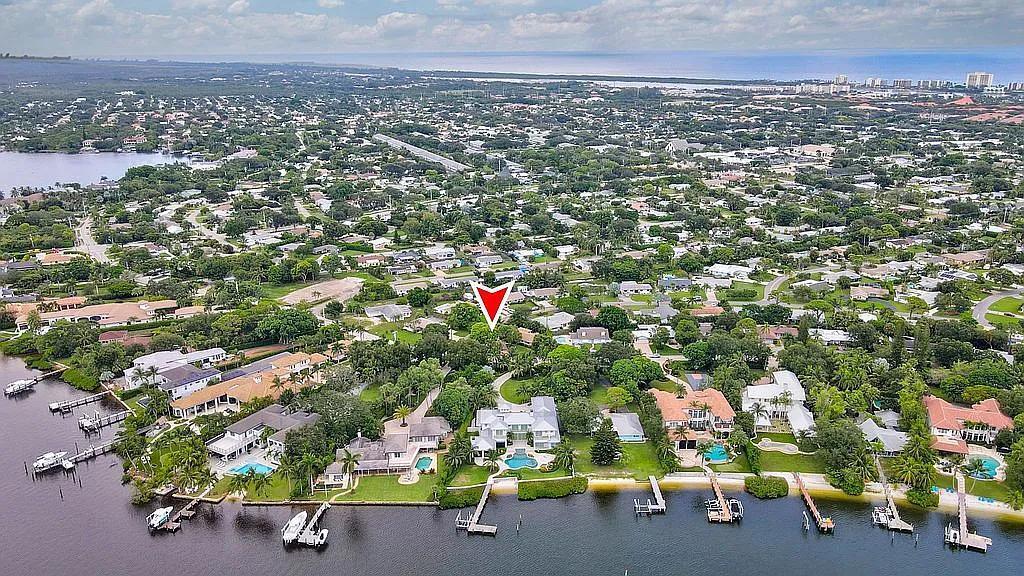 307 West Riverside Drive Jupiter, FL 33469 - Photo 3 of 47 image_3