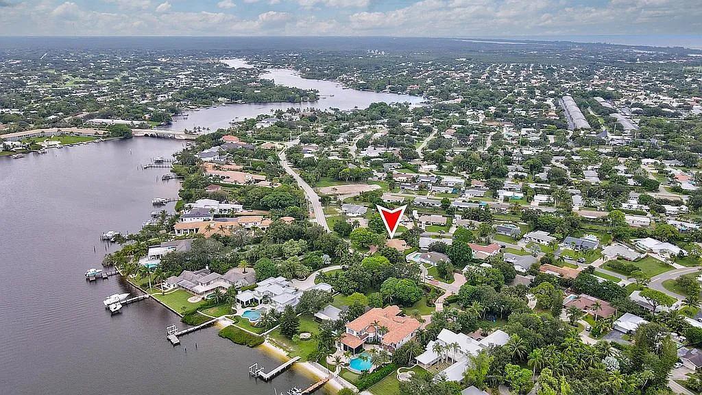 307 West Riverside Drive Jupiter, FL 33469 - Photo 4 of 47 image_4