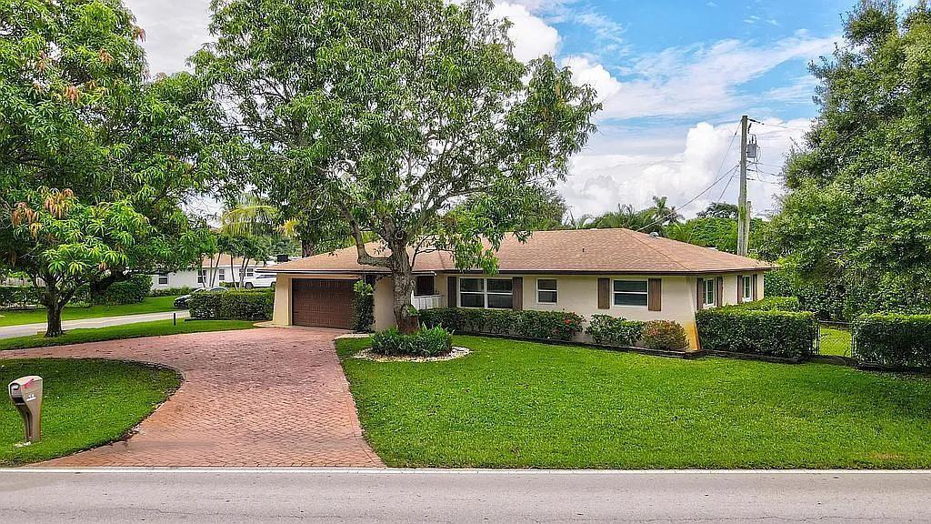 307 West Riverside Drive Jupiter, FL 33469 - Photo 10 of 47 image_10