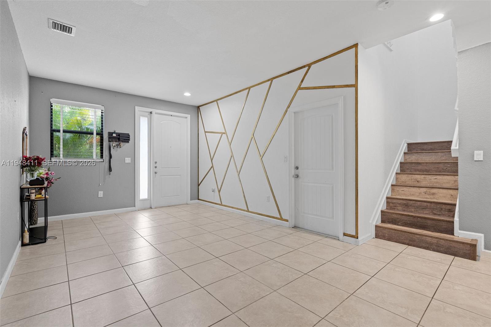 550 Northeast 33rd Terrace Homestead, FL 33033 - Photo 3 of 39