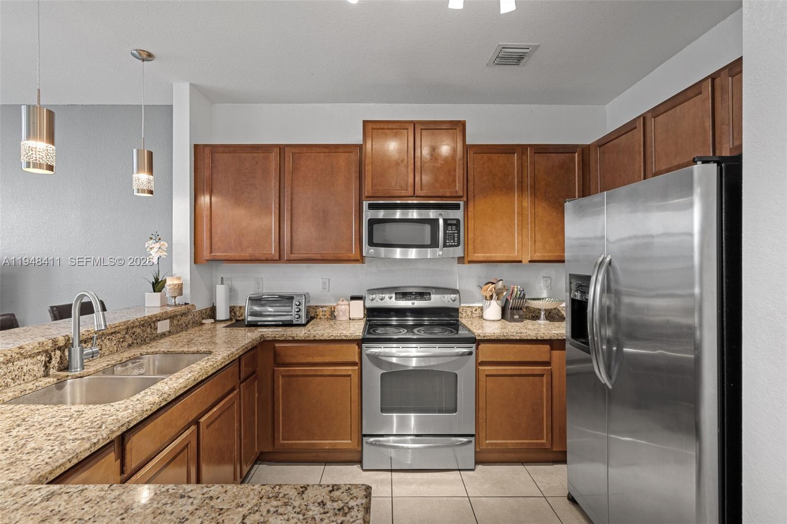 550 Northeast 33rd Terrace Homestead, FL 33033 - Photo 9 of 39