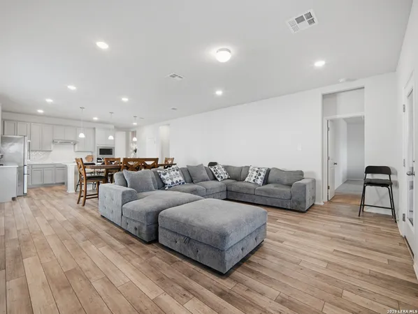 $1,800 | 4615 Serpens, San Antonio, TX 78245