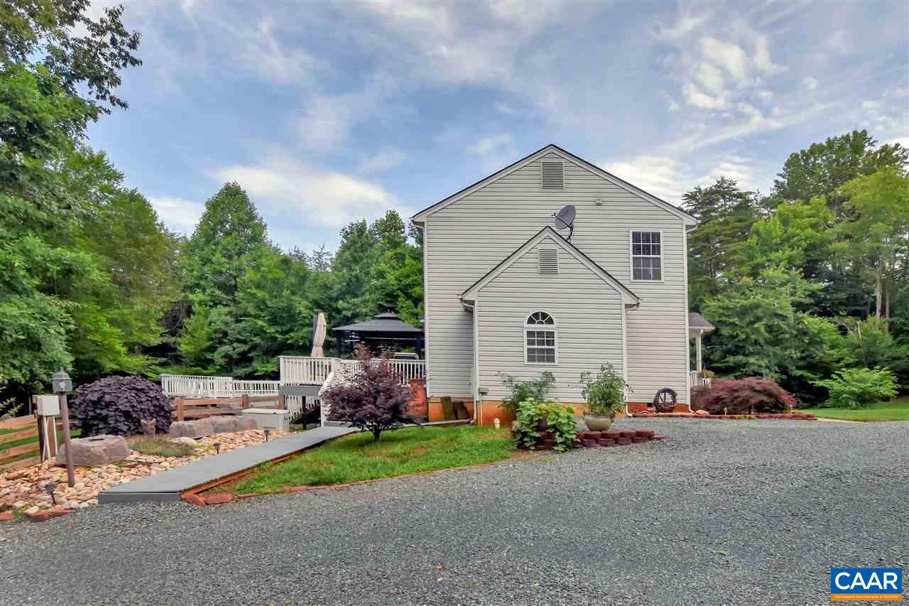 324 Roni Lane Louisa, VA 23093 - Photo 4 of 43 Gallery Image 4