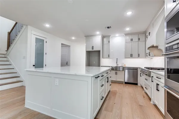 $999,950 | 99 Kay Lane, Westworth Village, TX 76114