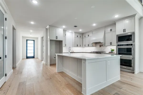 $999,950 | 99 Kay Lane, Westworth Village, TX 76114