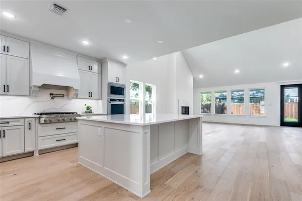 $999,950 | 99 Kay Lane, Westworth Village, TX 76114