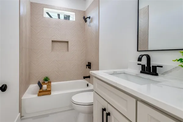 $999,950 | 99 Kay Lane, Westworth Village, TX 76114