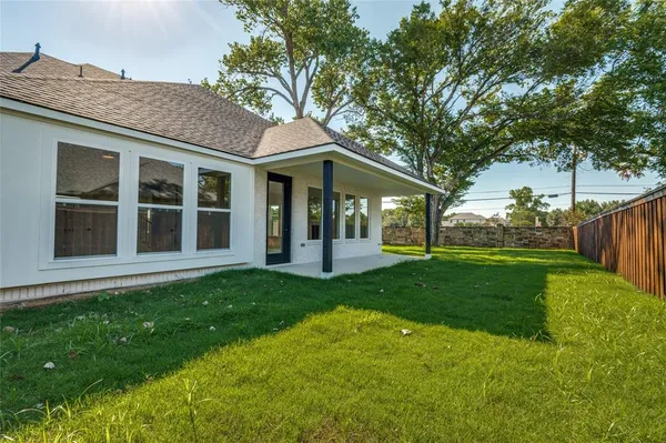 $999,950 | 99 Kay Lane, Westworth Village, TX 76114