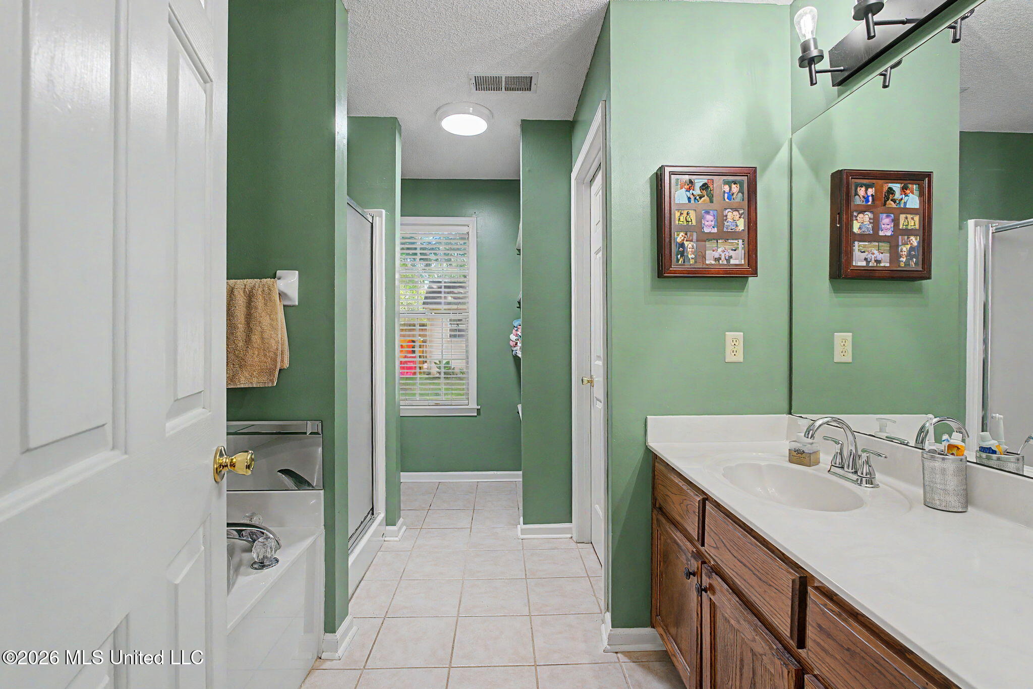 5947 White Ridge Circle West Olive Branch, MS 38654 - Photo 26 of 48 25-web-or-mls-5947 Whit4 Ridge-25