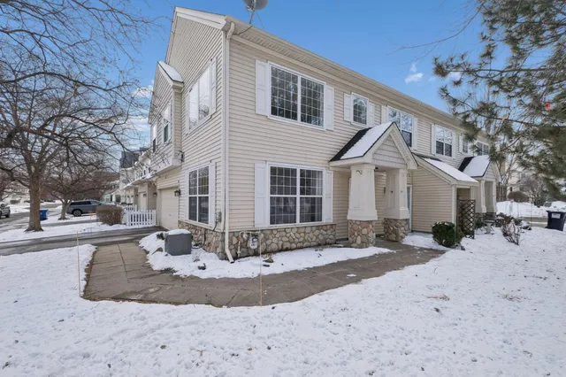 $359,900 | 13750 54th Avenue North, Unit 106, Plymouth, MN 55446