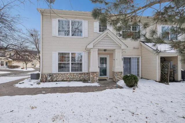 $359,900 | 13750 54th Avenue North, Unit 106, Plymouth, MN 55446