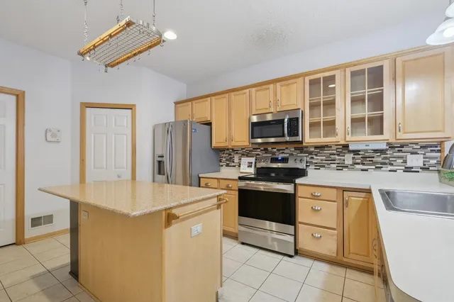 $359,900 | 13750 54th Avenue North, Unit 106, Plymouth, MN 55446