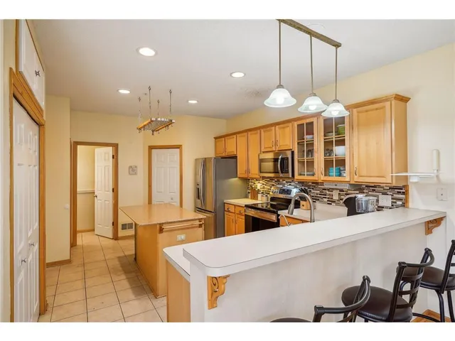 $359,900 | 13750 54th Avenue North, Unit 106, Plymouth, MN 55446