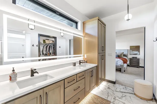 $649,900 | 3629 West Hank Avenue, De Pere, WI 54115