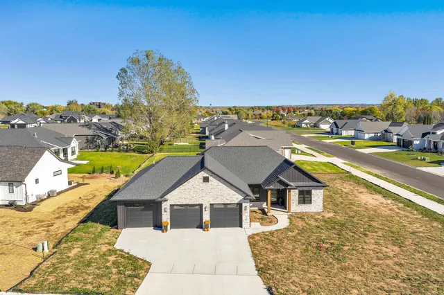 $649,900 | 3629 West Hank Avenue, De Pere, WI 54115