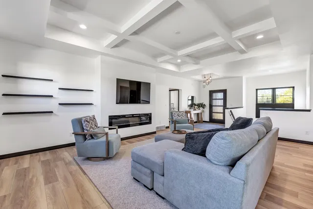 $649,900 | 3629 West Hank Avenue, De Pere, WI 54115