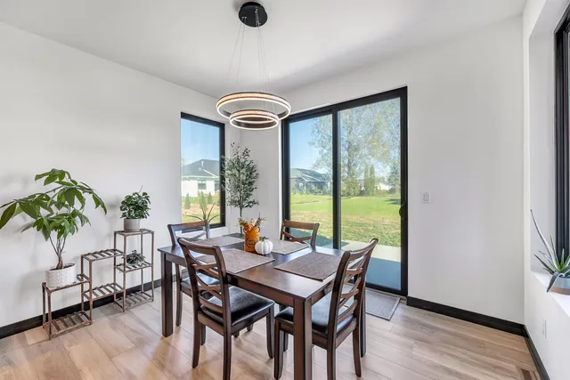 $639,900 | 3629 West Hank Avenue, De Pere, WI 54115