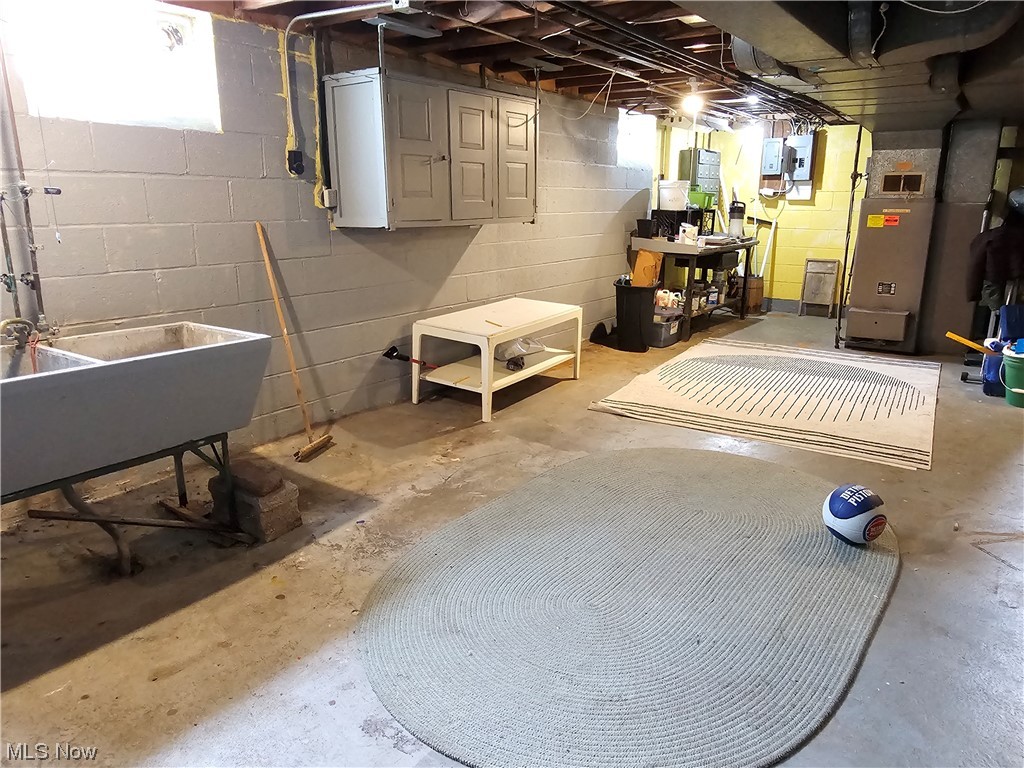 5666 Cherokee Road Cleveland, OH 44124 - Photo 29 of 31
