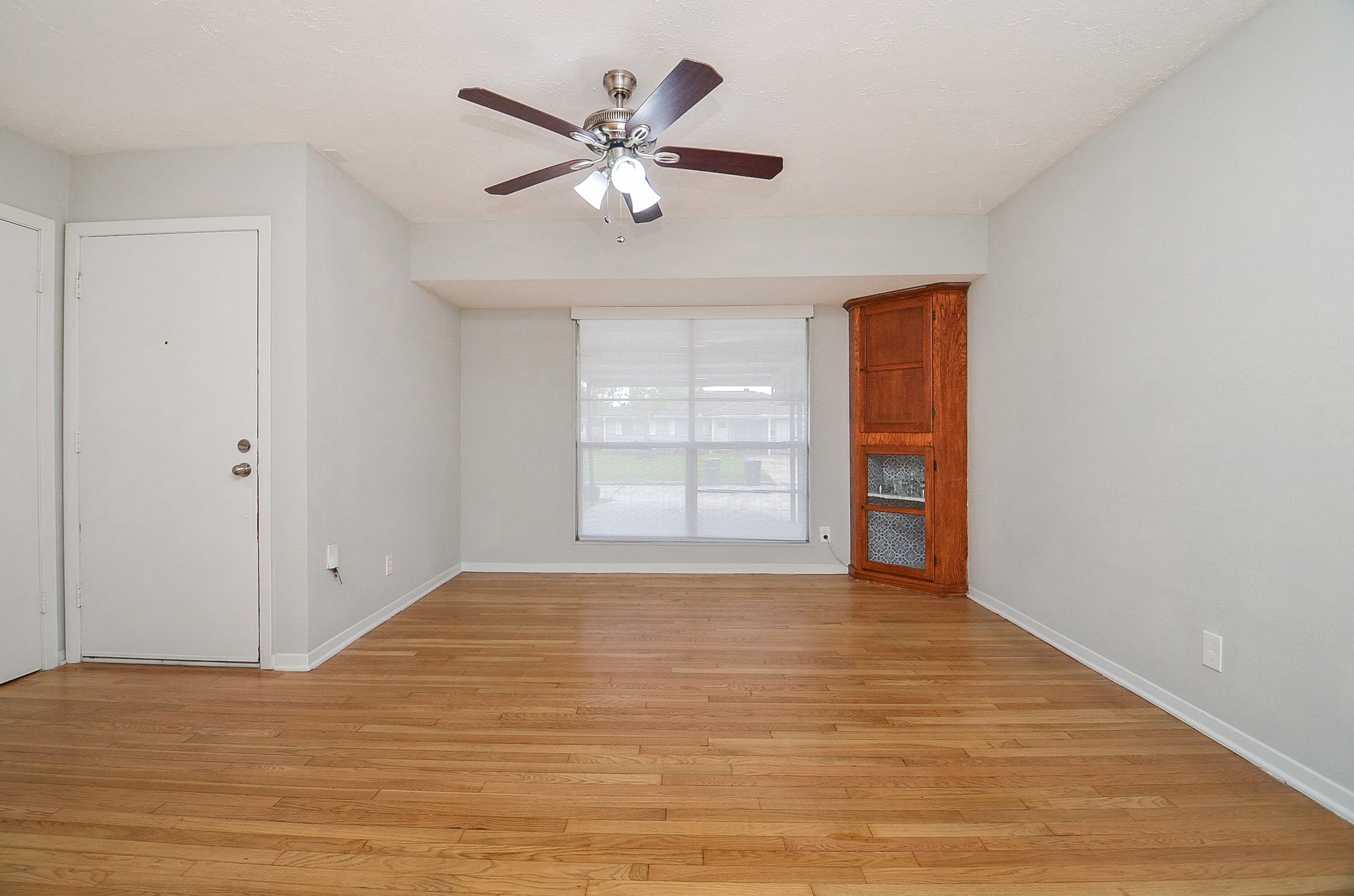 6322 Clemson Street Houston, TX 77092 - Photo 4 of 20