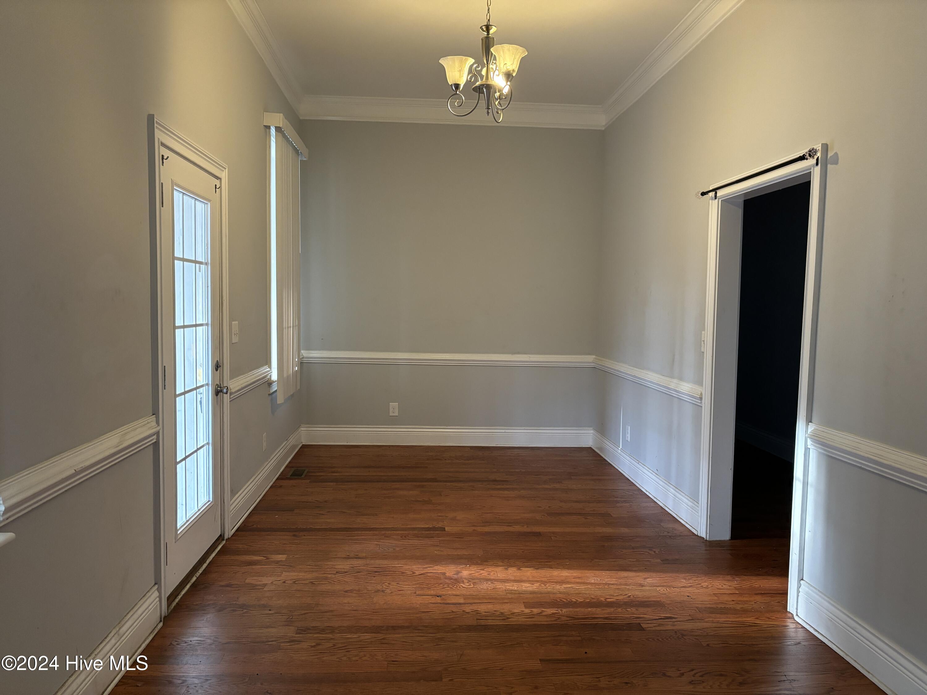 24661 Spring Hill Road Wagram, NC 28396 - Photo 5 of 20 Receiving room