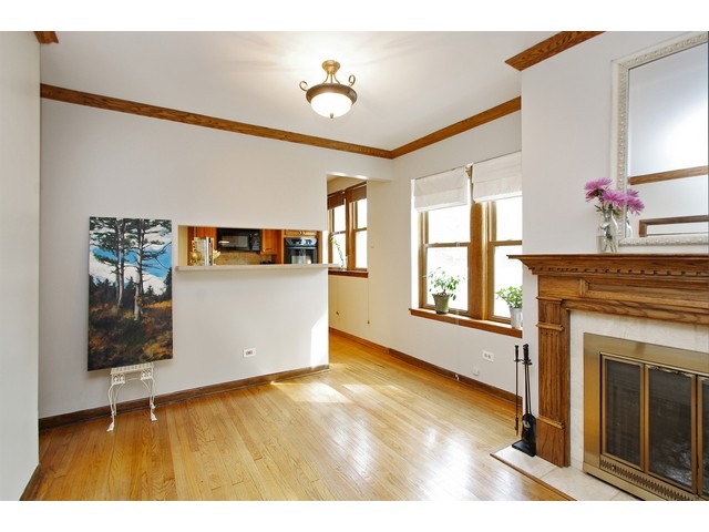1927 North Howe Street, Unit 1 Chicago, IL 60614 - Photo 4 of 10