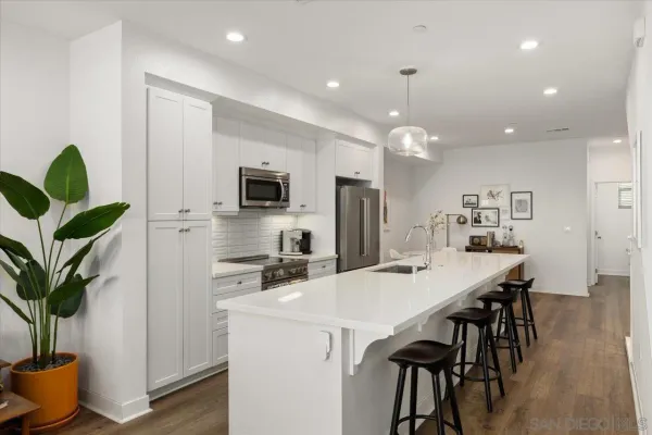 $895,000 | 1107 Hibiscus Way, Oceanside, CA 92054