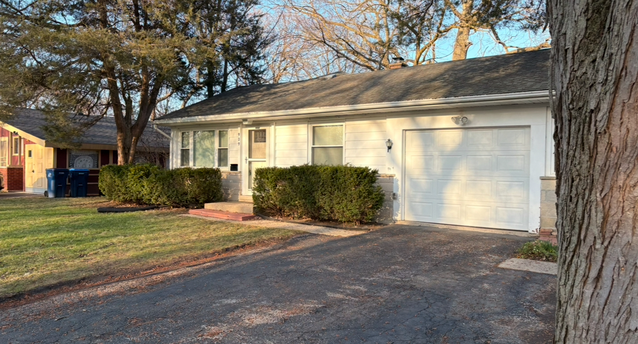 909 Midway Road Northbrook, IL 60062 - Photo 1 of 12